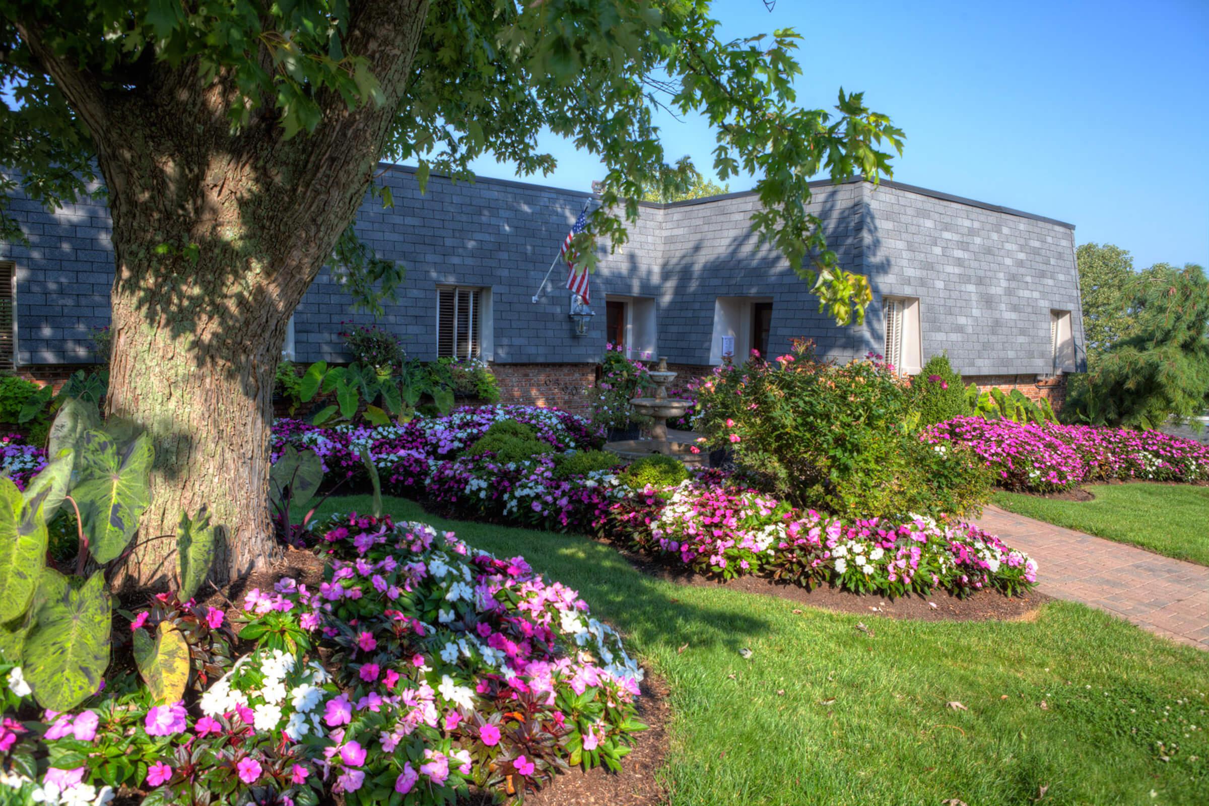 West Hills Apartments Ebrochure